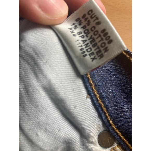 J Brand Straight Leg Murphy Wash Pristine ~ Sz 28 ~ 32" Inseam ~Premium Denim - Picture 6 of 6